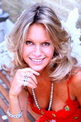 Suzanna Leigh profile picture