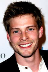Hunter Parrish profile picture