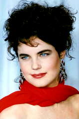 Elizabeth McGovern profile picture