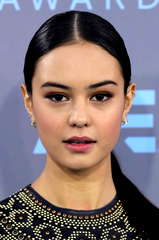 Courtney Eaton profile picture