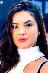Lívia Inhudes