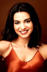 Lauren LaVera profile picture