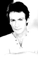 Robin Sachs profile picture