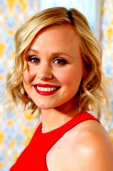 Alison Pill profile picture