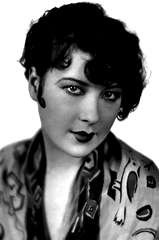 Yola d'Avril profile picture
