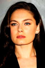 Alexa Davalos profile picture
