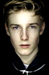 Louis Hofmann profile picture
