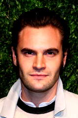 Tom Bateman profile picture