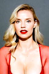 Kelli Garner profile picture