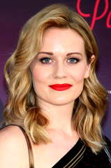 Cara Theobold profile picture