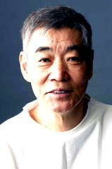 Akira Emoto profile picture