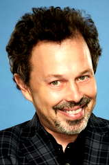 Curtis Armstrong profile picture