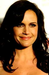 Carla Gugino profile picture
