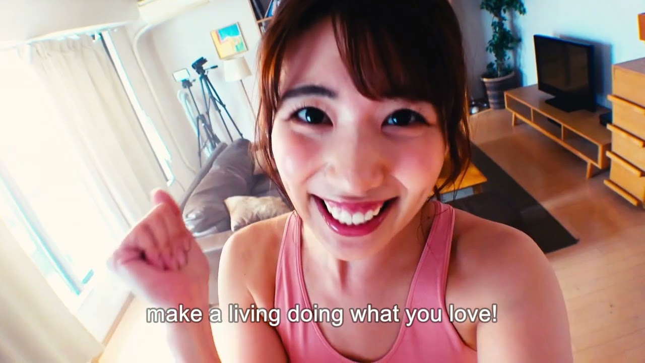 "Ayako Tachibana Wants to Go Viral" trailer