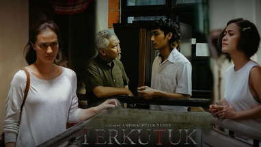 Paketnya Kak! Official Trailer Film Terkutuk poster