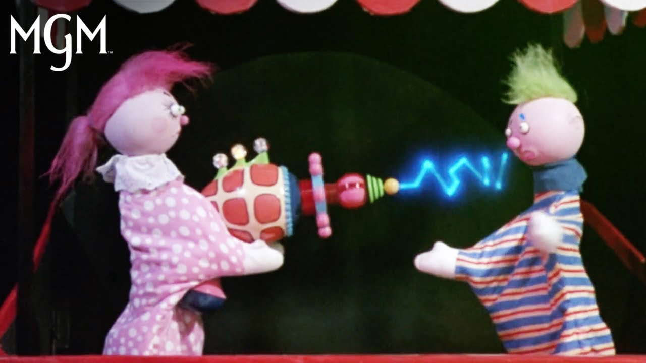 KILLER CLOWNS FROM OUTER SPACE (1988) | Puppet Show | MGM Studios