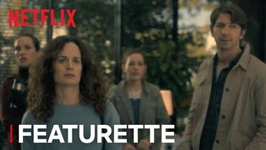The Haunting of Hill House | Meet the Crains | Netflix poster