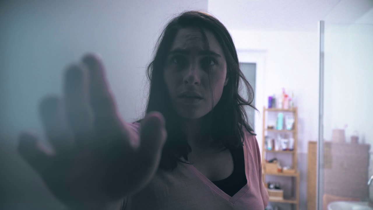 CHANNEL 39 - Horror Short Film (HD)