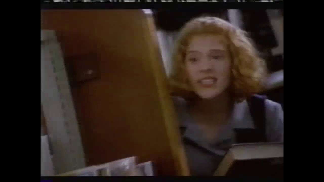 Poster for Don't Look Under the Bed