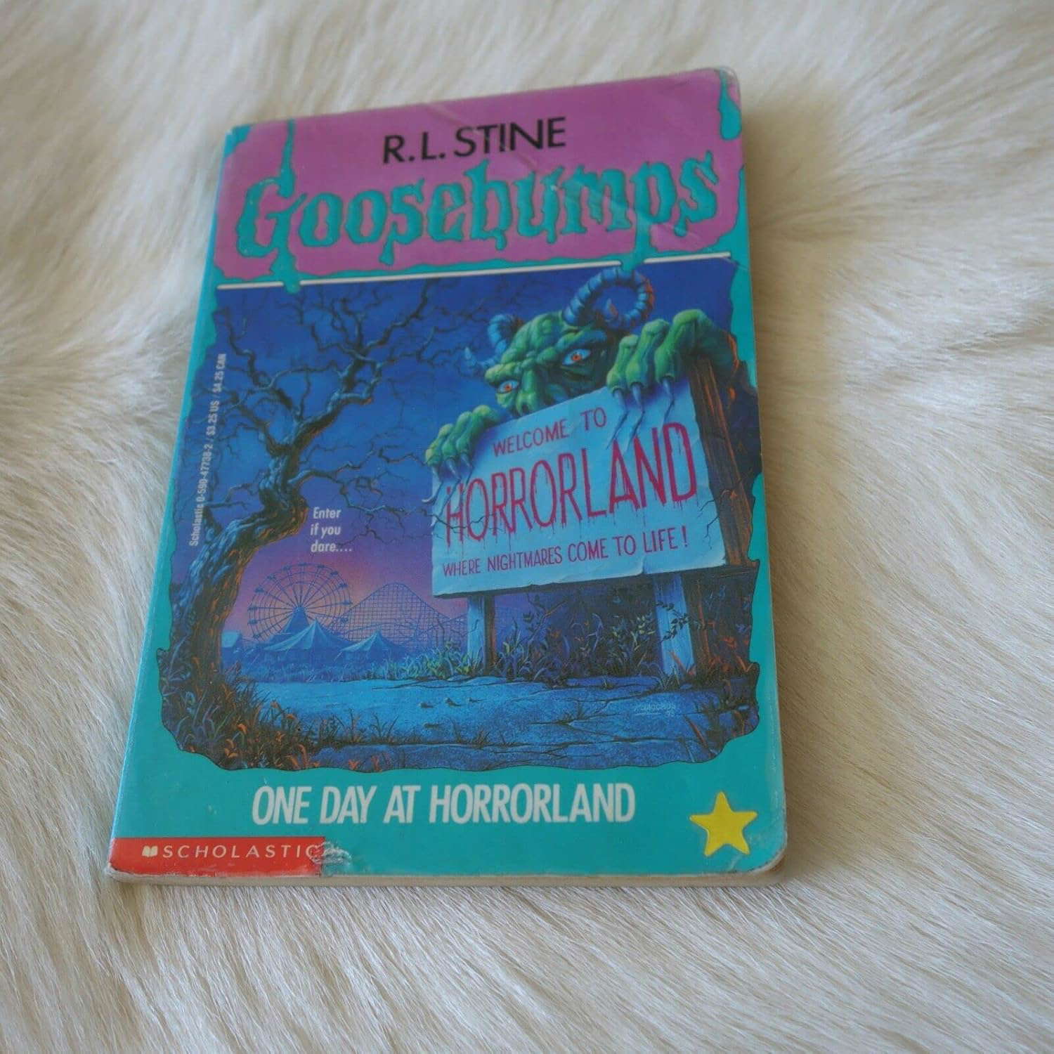 One Day at Horrorland (Goosebumps #16) poster